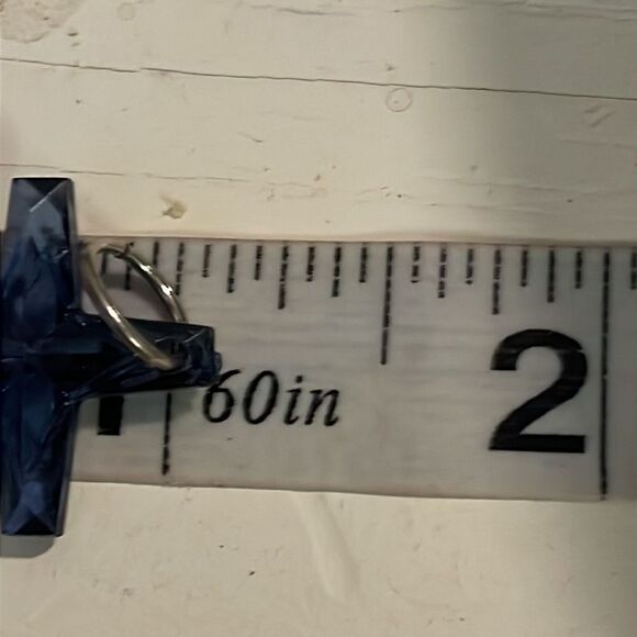 Vintage 1” 2-sided blue resin textured crucifix/cross charm/pendant w/jump hoop - Picture 7 of 8